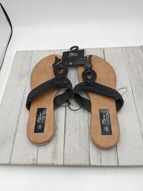 New Edition Black Braided Strap Sandals Flip Flops Size 6 Womens